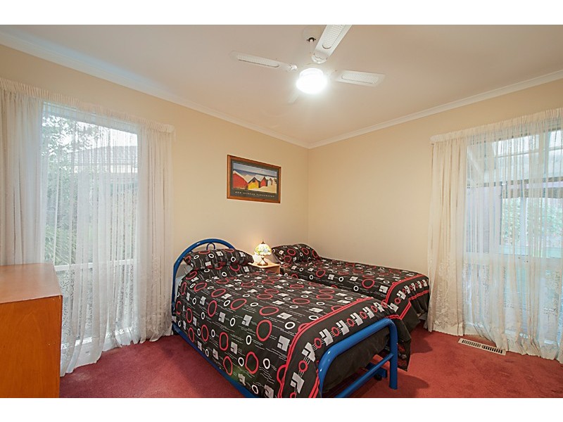 19 Dewdrop Place, Narre Warren South VIC 3805