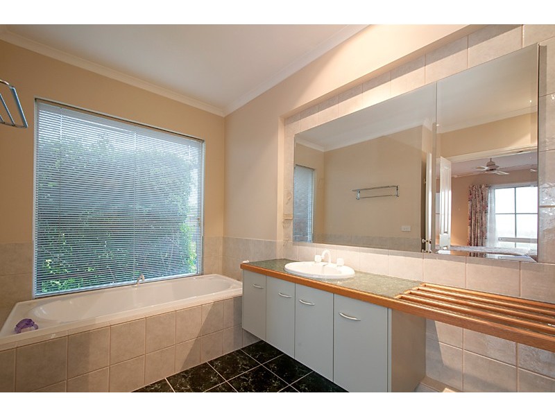 19 Dewdrop Place, Narre Warren South VIC 3805