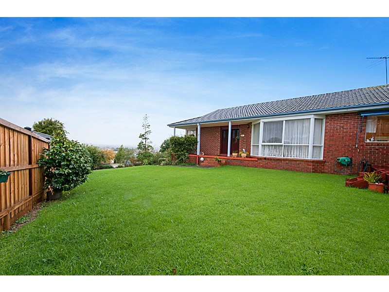 19 Dewdrop Place, Narre Warren South VIC 3805