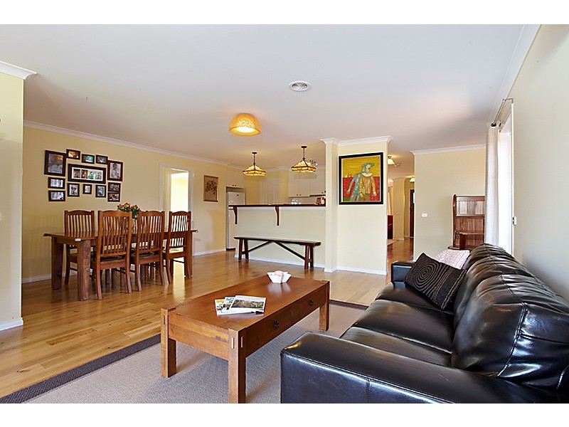 5 Middlesex Court, Cranbourne North VIC 3977