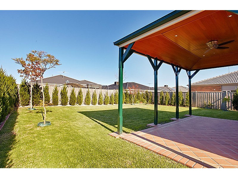 5 Middlesex Court, Cranbourne North VIC 3977
