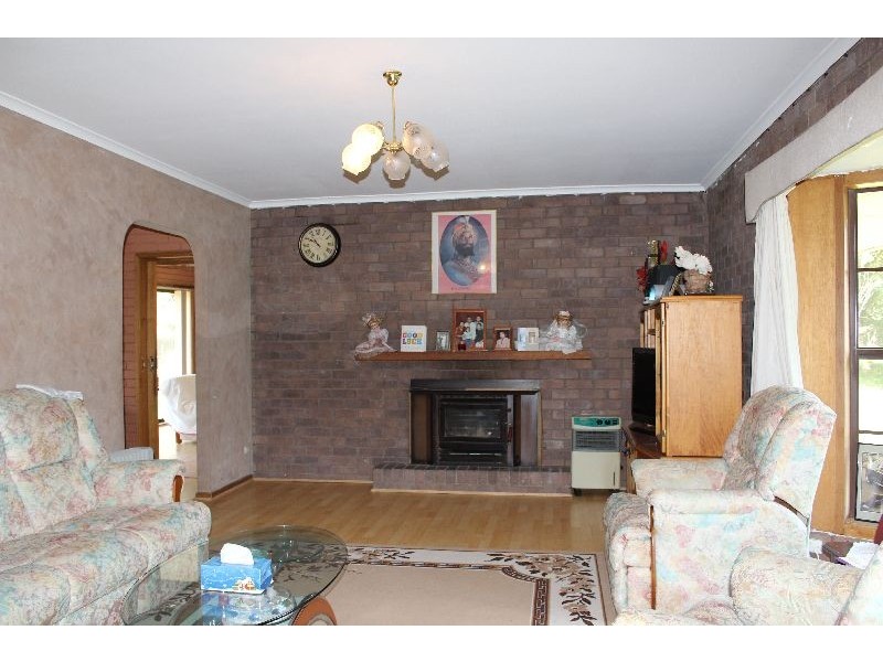 10 Mayfield rd, Cranbourne East VIC 3977