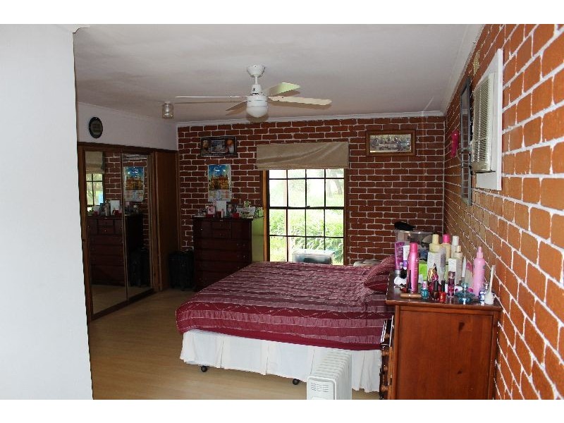 10 Mayfield rd, Cranbourne East VIC 3977