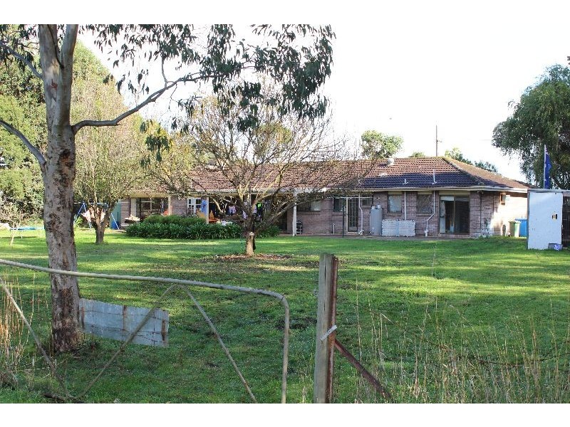 10 Mayfield rd, Cranbourne East VIC 3977