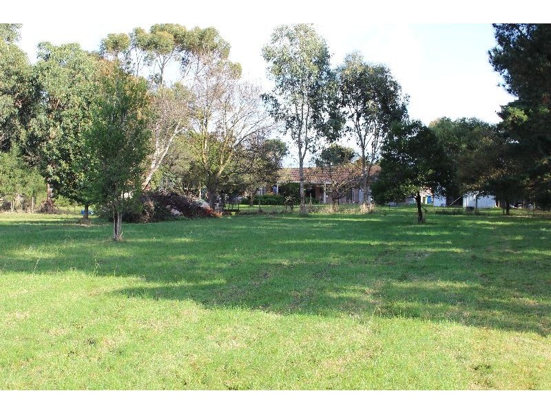 10 Mayfield rd, Cranbourne East VIC 3977