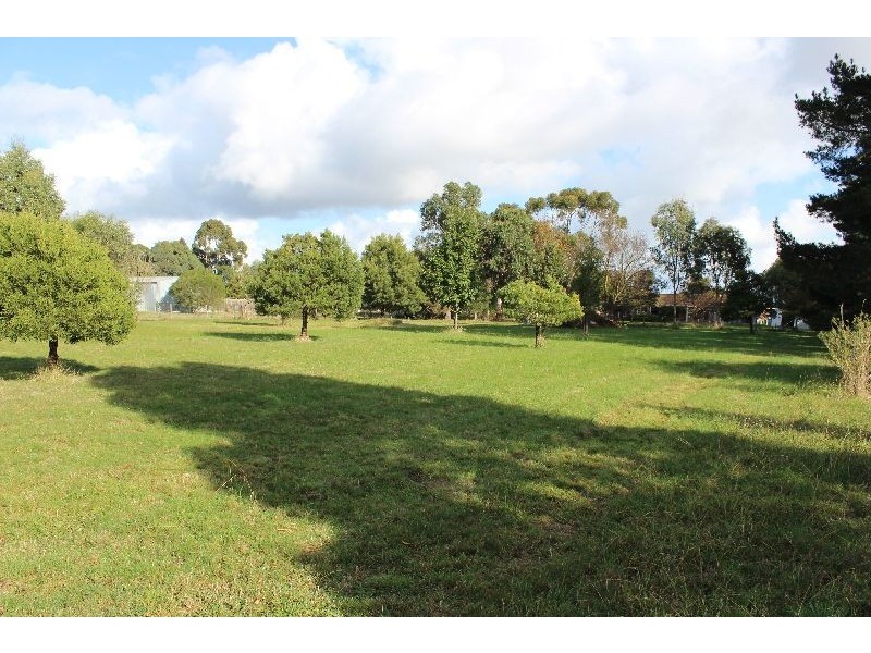 10 Mayfield rd, Cranbourne East VIC 3977