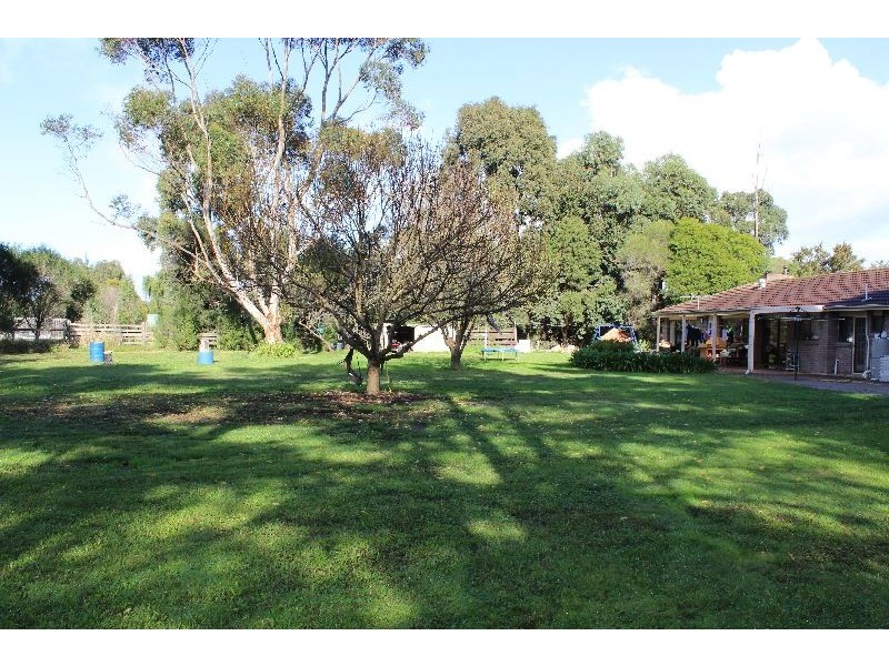 10 Mayfield rd, Cranbourne East VIC 3977