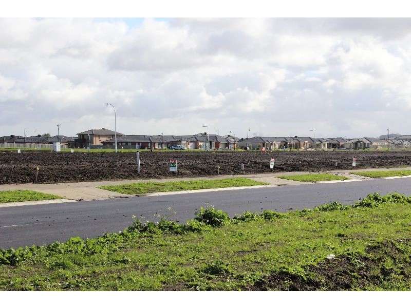 10 Mayfield rd, Cranbourne East VIC 3977