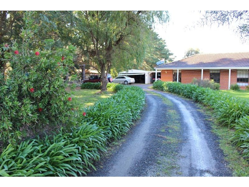 10 Mayfield rd, Cranbourne East VIC 3977