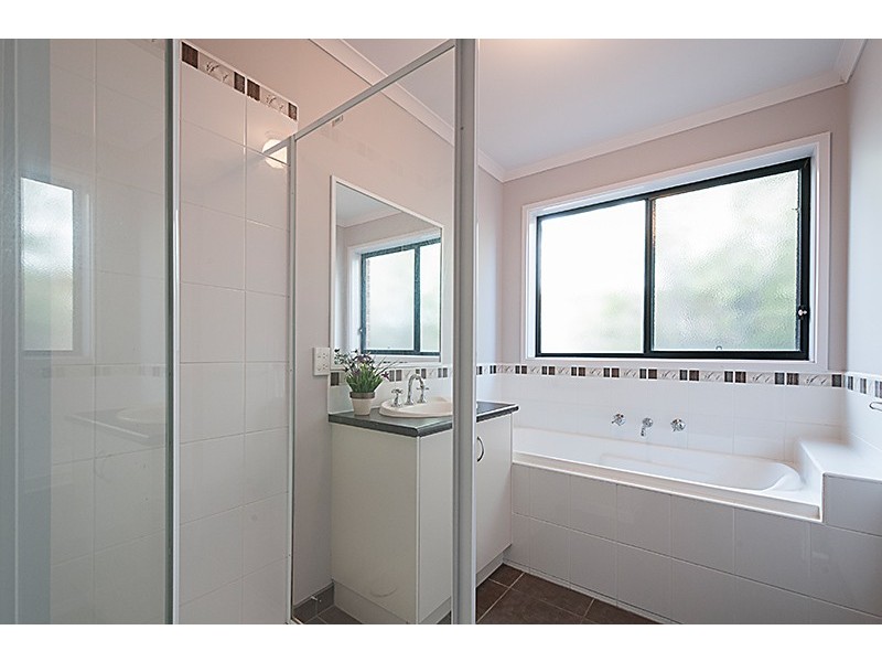 1 Tuileries Rise, Narre Warren South VIC 3805