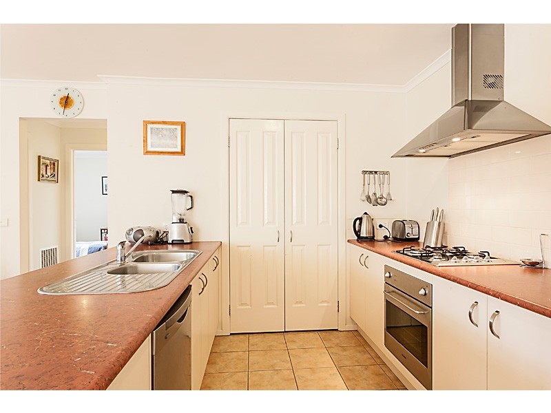 5 Ernest Crescent, Narre Warren South VIC 3805