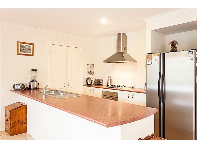 5 Ernest Crescent, Narre Warren South VIC 3805