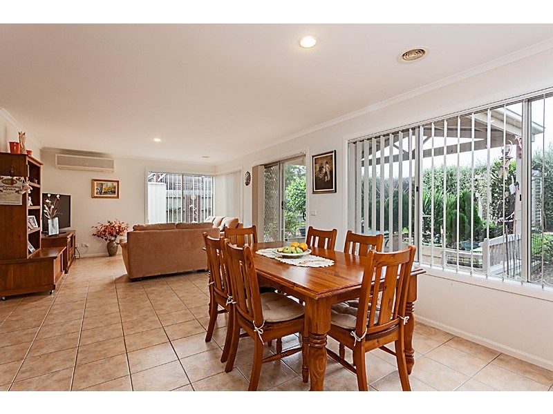 5 Ernest Crescent, Narre Warren South VIC 3805