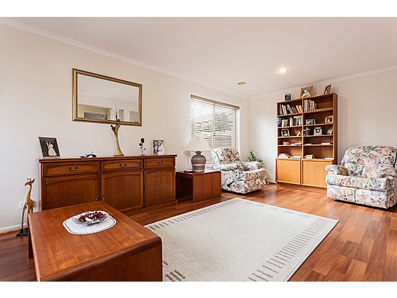 5 Ernest Crescent, Narre Warren South VIC 3805