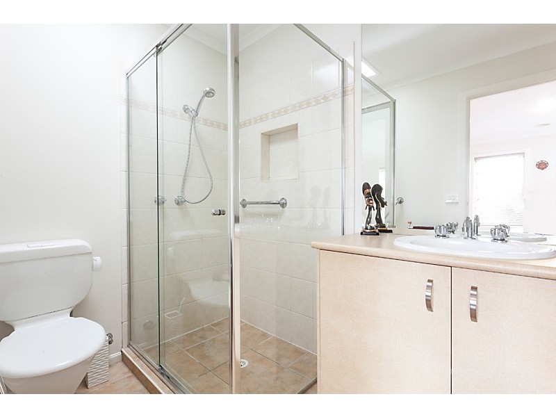 5 Ernest Crescent, Narre Warren South VIC 3805