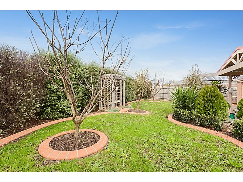 5 Ernest Crescent, Narre Warren South VIC 3805