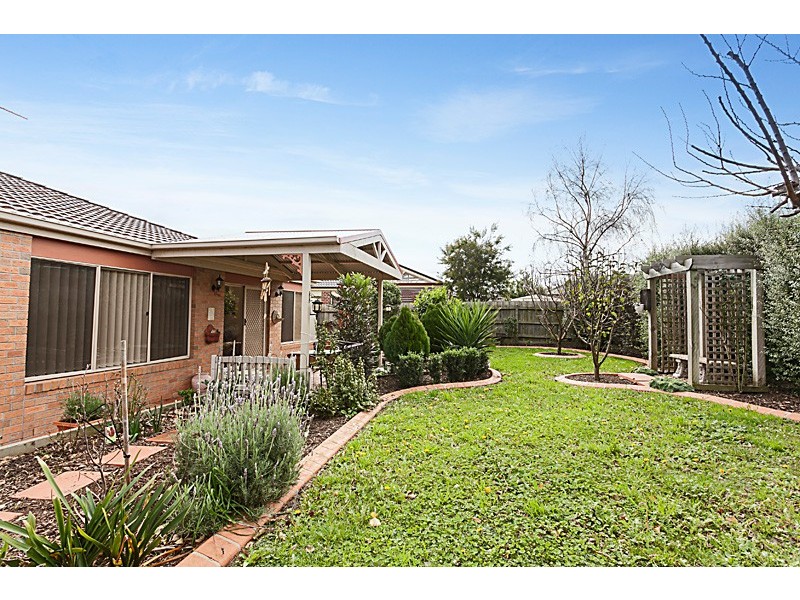5 Ernest Crescent, Narre Warren South VIC 3805