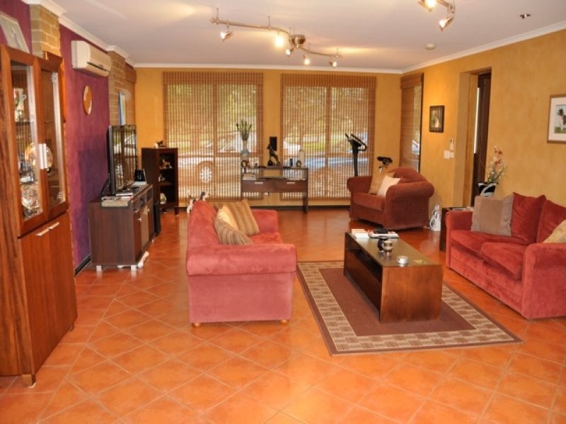 5 Garden Street, Cranbourne East VIC 3977