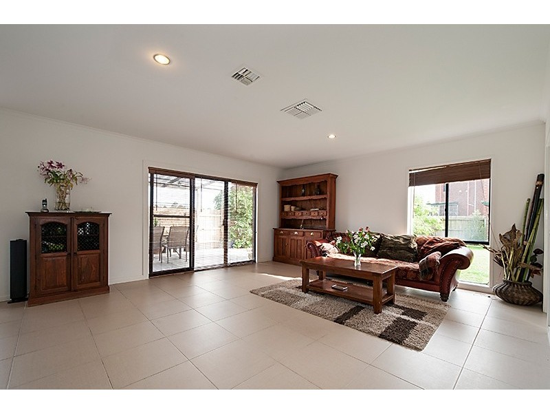 11 Pike Close, Narre Warren South VIC 3805