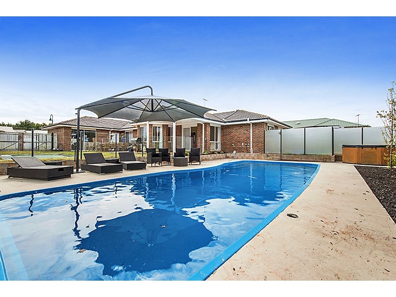 5 The Boulevard, Narre Warren South VIC 3805