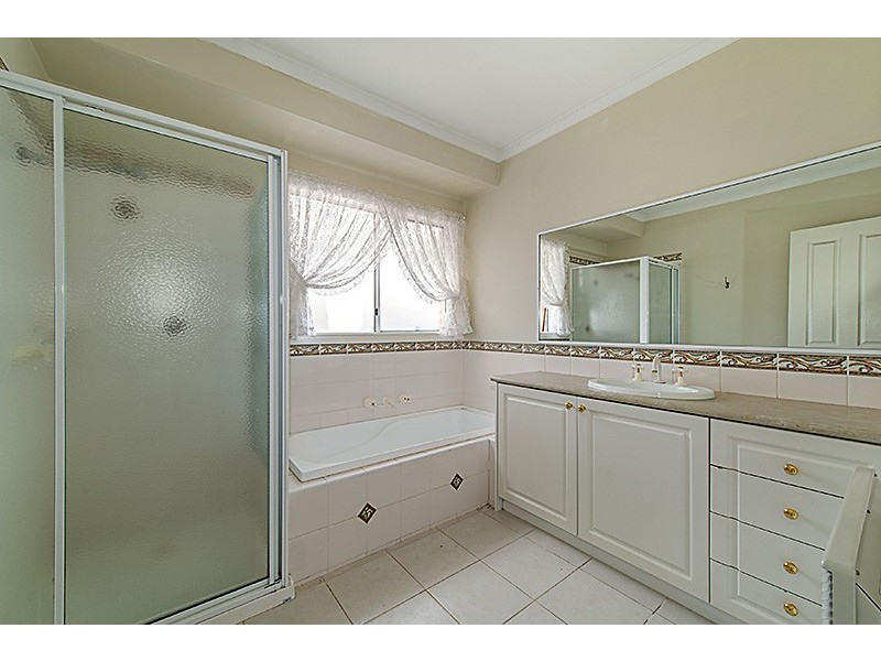 5 The Boulevard, Narre Warren South VIC 3805