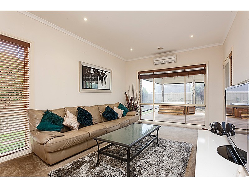 4 Penrose Drive, Narre Warren South VIC 3805