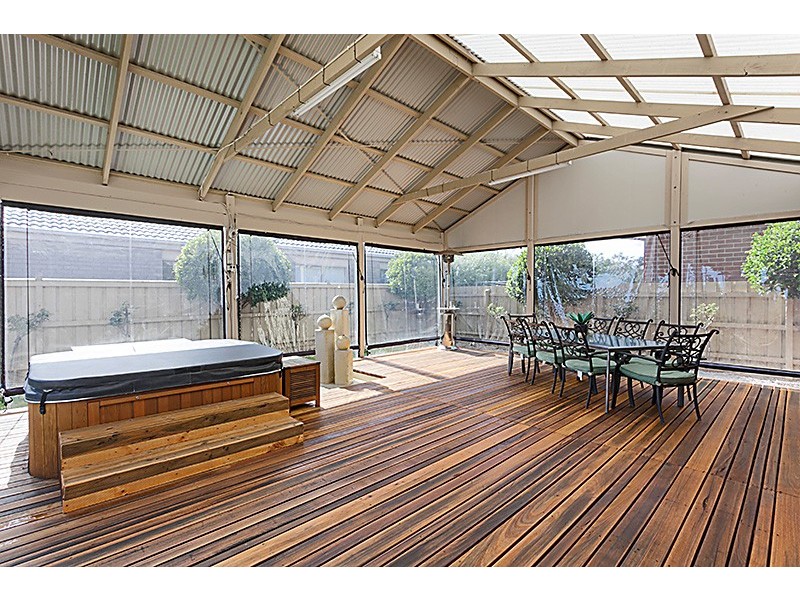 4 Penrose Drive, Narre Warren South VIC 3805