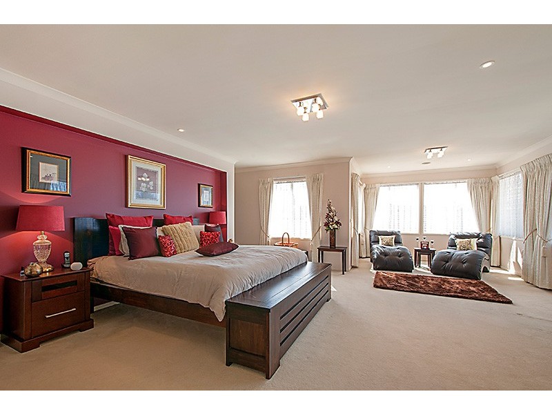 8 Braybrook Drive, Narre Warren South VIC 3805