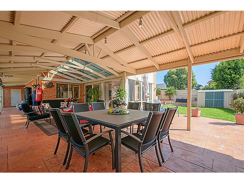 8 Braybrook Drive, Narre Warren South VIC 3805