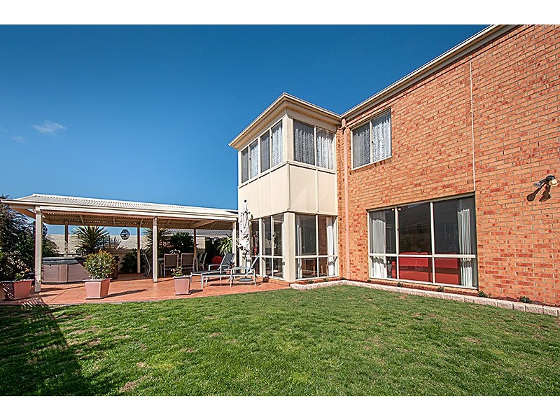 8 Braybrook Drive, Narre Warren South VIC 3805