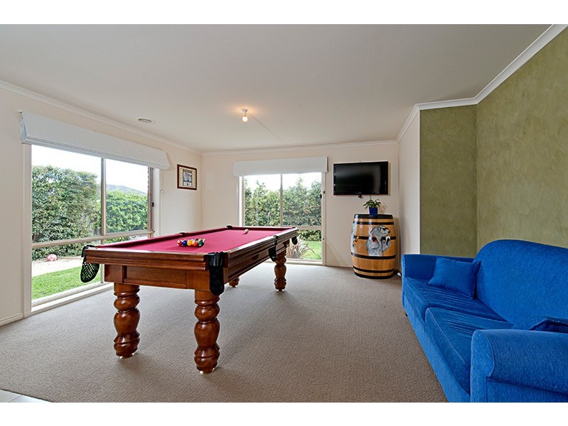 11 Bronson Circuit, Cranbourne North VIC 3977