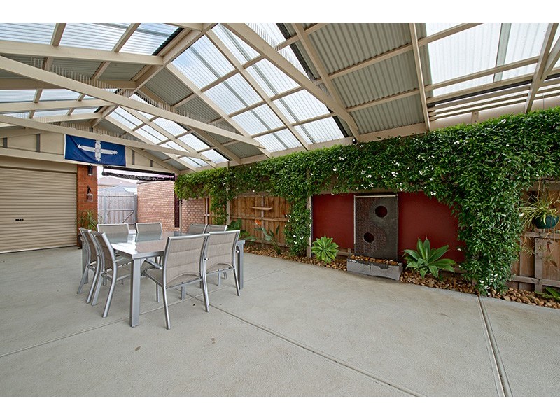 11 Bronson Circuit, Cranbourne North VIC 3977