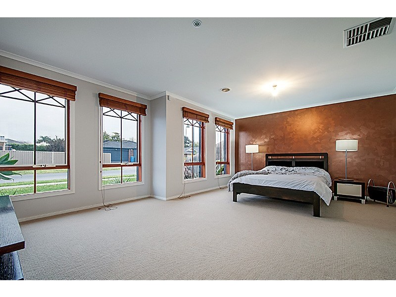 51 Tuileries Rise, Narre Warren South VIC 3805