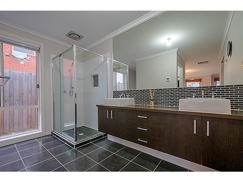 51 Tuileries Rise, Narre Warren South VIC 3805