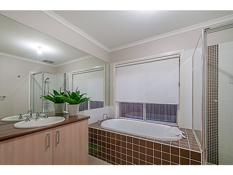 51 Tuileries Rise, Narre Warren South VIC 3805