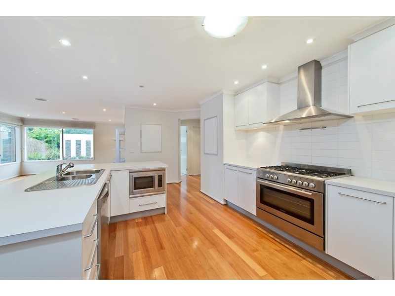 49 Littlecroft Ave, Narre Warren South VIC 3805