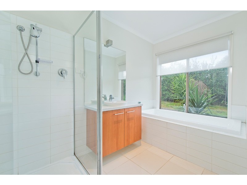 49 Littlecroft Ave, Narre Warren South VIC 3805