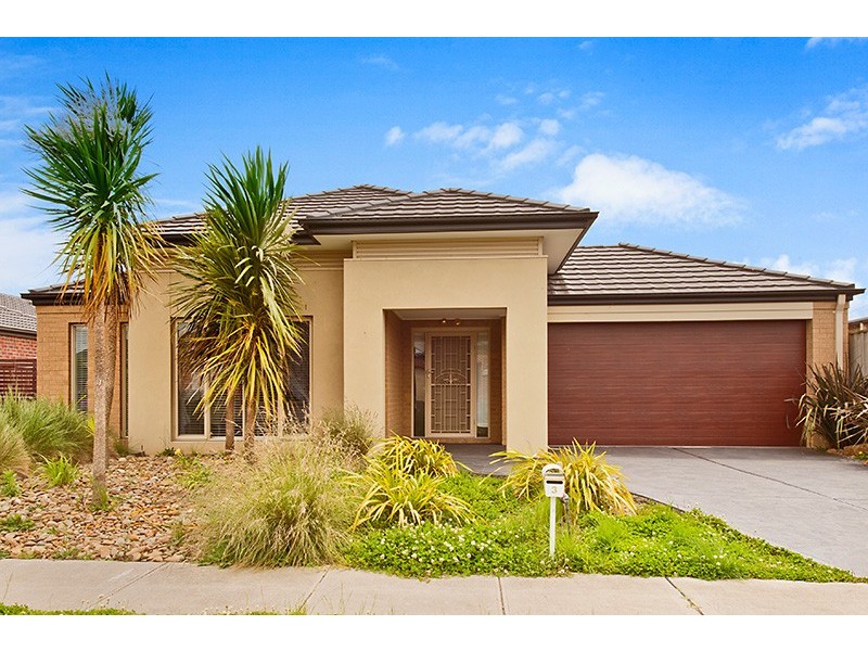 3 Lancashire Drive, Cranbourne North VIC 3977