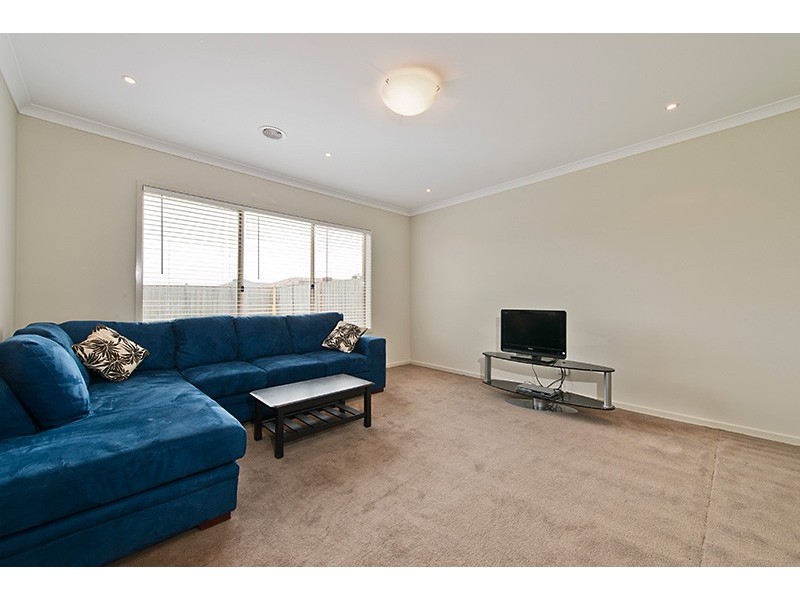 3 Lancashire Drive, Cranbourne North VIC 3977