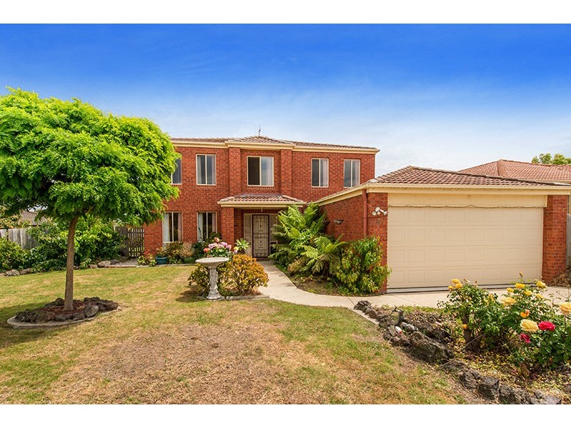 5 Isabella Place, Cranbourne North VIC 3977