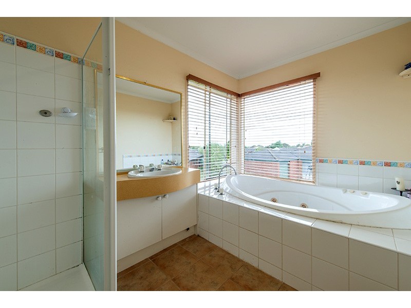 5 Isabella Place, Cranbourne North VIC 3977