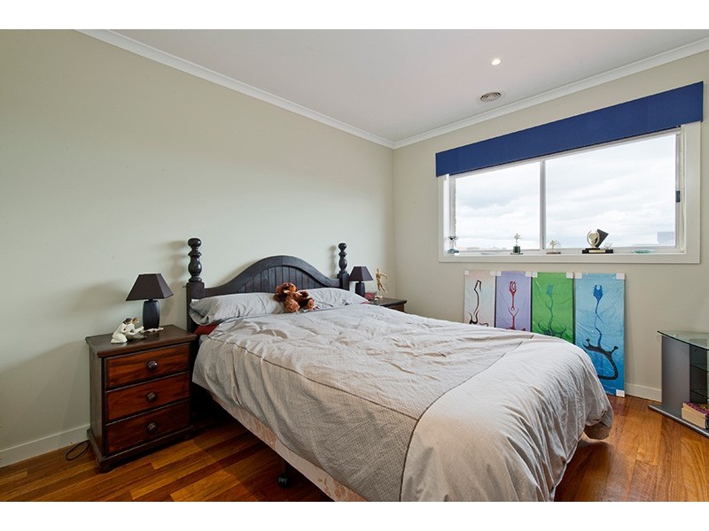 17 Blandford Crescent, Narre Warren South VIC 3805