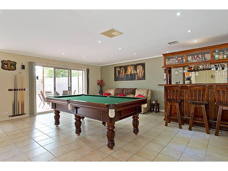 17 Blandford Crescent, Narre Warren South VIC 3805