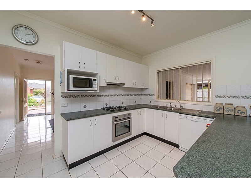 14 Fenton Place, Narre Warren South VIC 3805