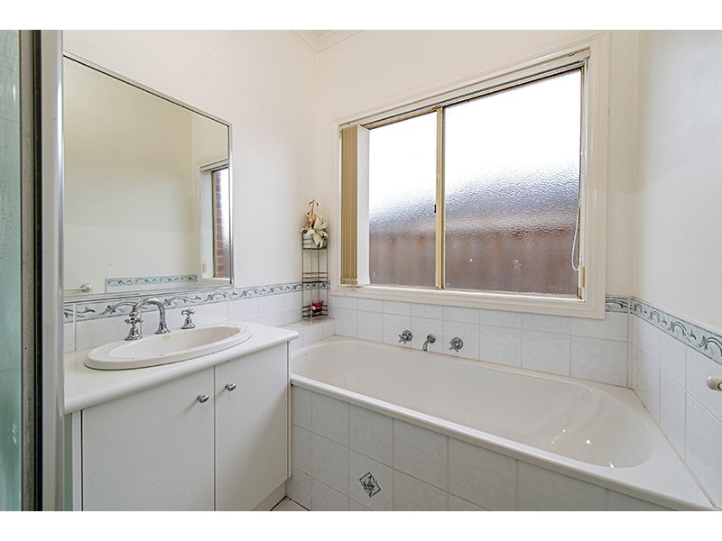 14 Fenton Place, Narre Warren South VIC 3805