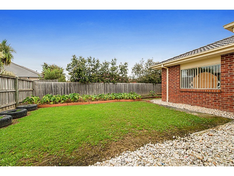 14 Fenton Place, Narre Warren South VIC 3805