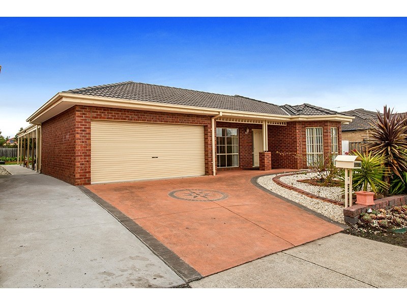 14 Fenton Place, Narre Warren South VIC 3805