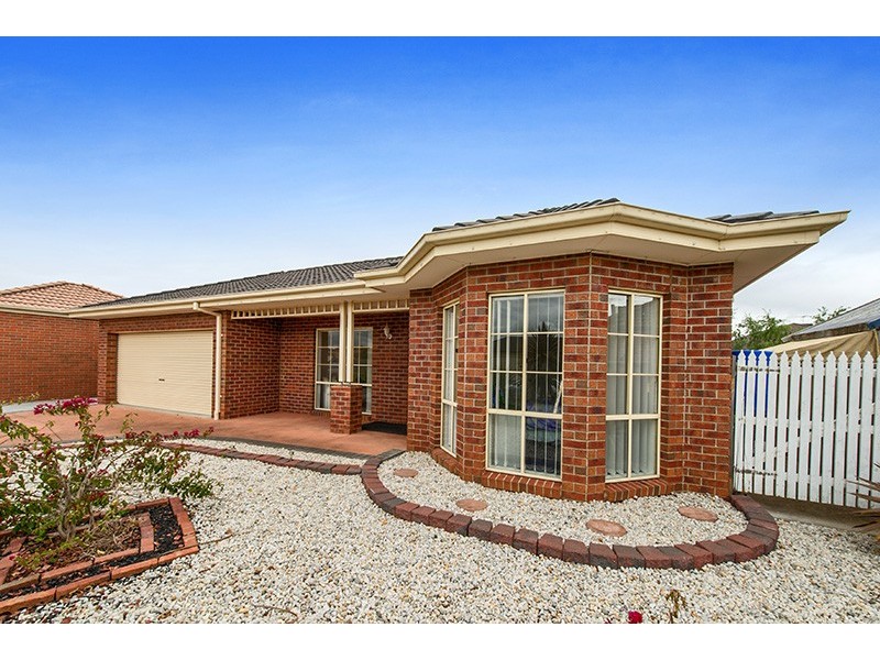 14 Fenton Place, Narre Warren South VIC 3805