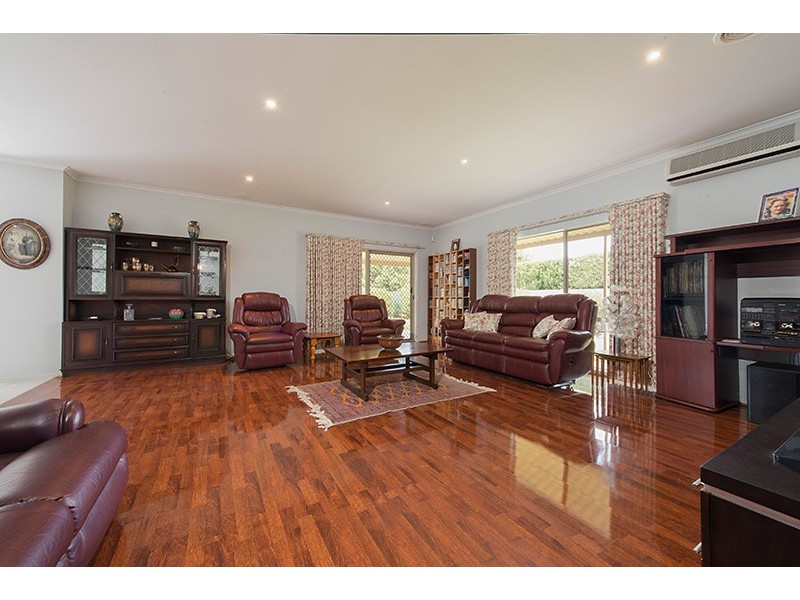 1 Scarborough Drive, Narre Warren South VIC 3805