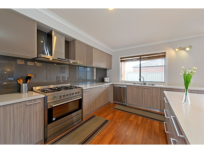 18 Ardent Crescent, Cranbourne East VIC 3977